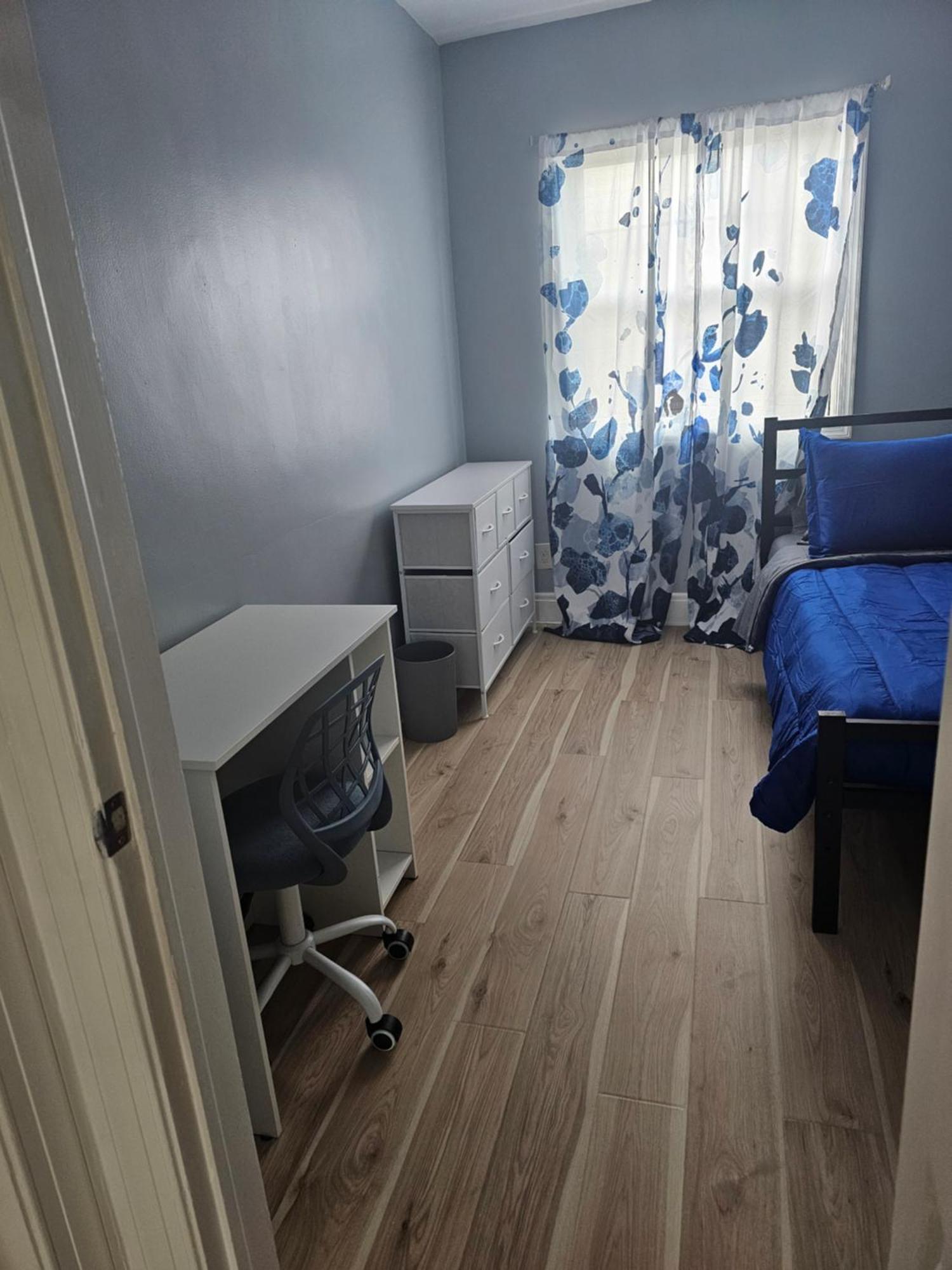 Small Cozy Room, Shared Bathroom 巴尔的摩 外观 照片