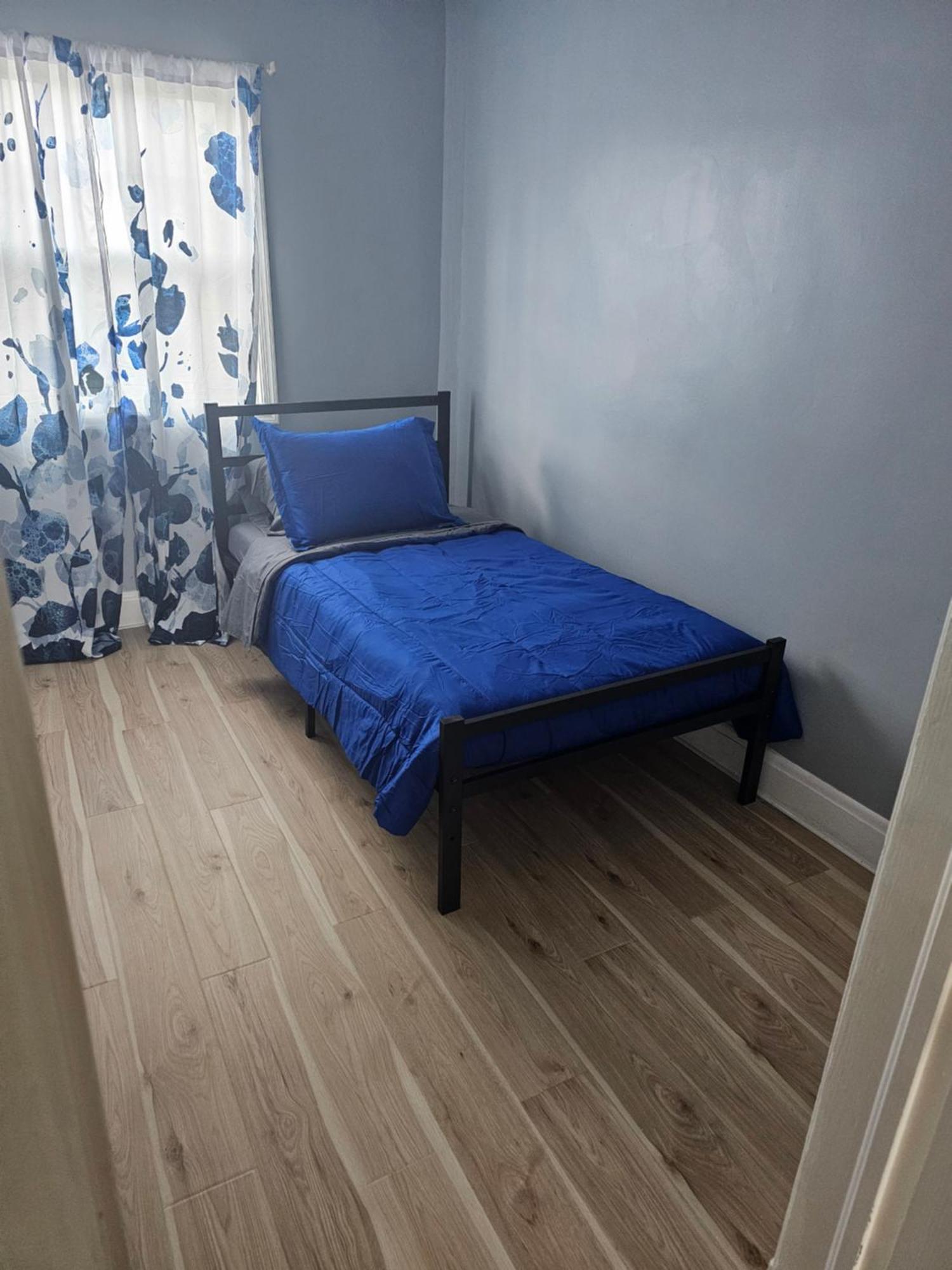 Small Cozy Room, Shared Bathroom 巴尔的摩 外观 照片